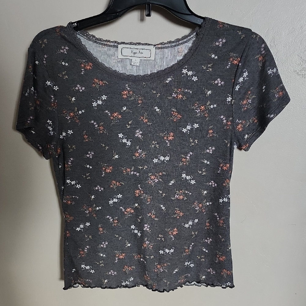 Hippie Rose Gray Fitted Crop Tee Short Sleeve NWOT